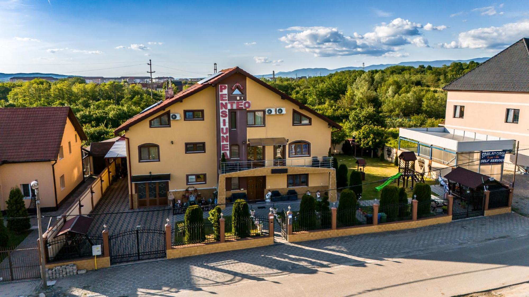 Pensiunea Teo Caransebeş Exterior foto